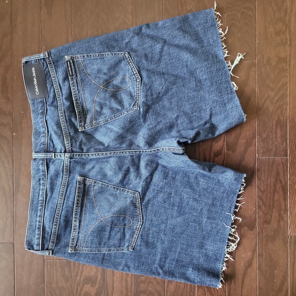 Calvin Klein Jeans Shorts - Picture 2 of 6